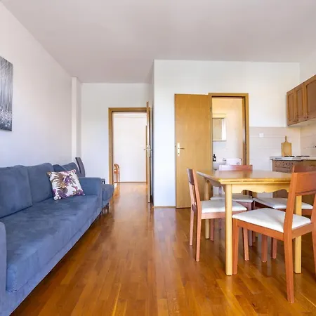 Apartments&rooms Lonzor Selce