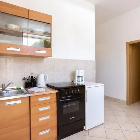 Apartments&rooms Lonzor Selce