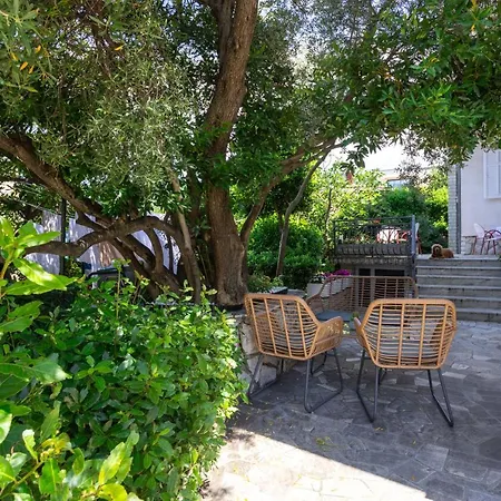 Apartments&rooms Lonzor 3* Selce