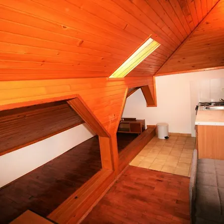 Apartments&rooms Lonzor
