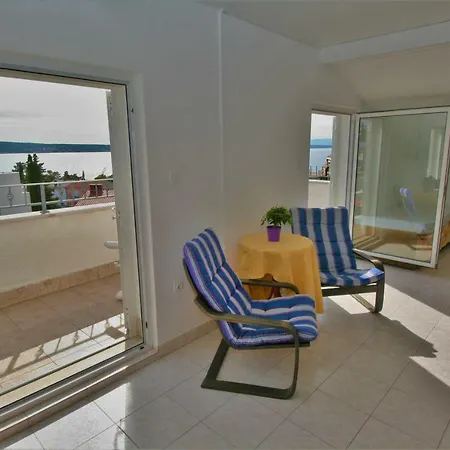 Apartments&rooms Lonzor