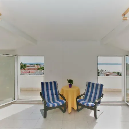 Apartments&rooms Lonzor 3* Selce