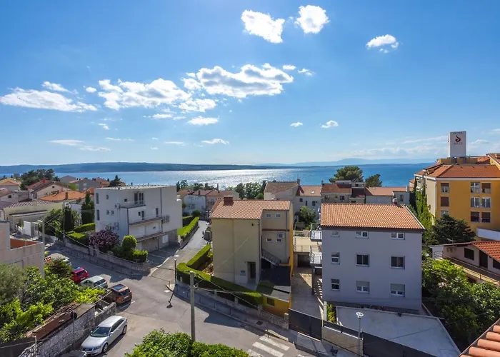 ゲストハウス Lonzor セルツェ