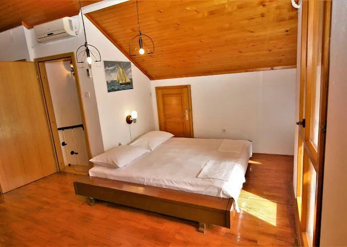 Lonzor ゲストハウス セルツェ