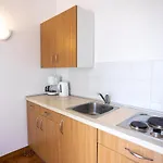 بيت ضيافة Lonzor 3*