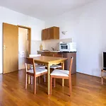 Lonzor 3* سيلتسي