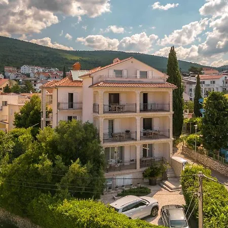 Lonzor 3* Selce