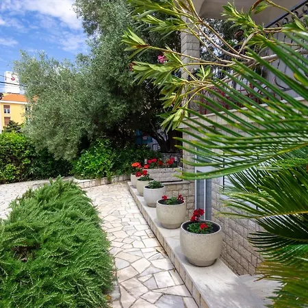 Guest house Lonzor Selce