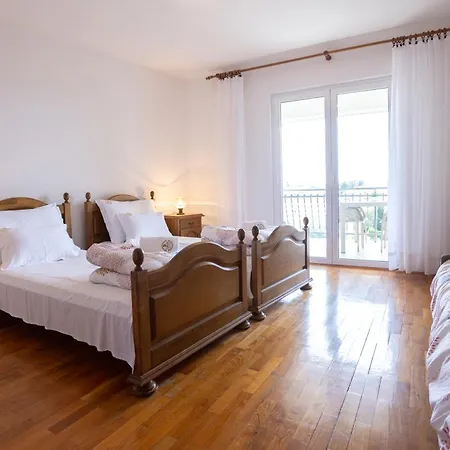 Lonzor Guest house