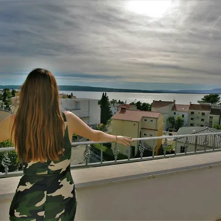 Lonzor Guest house 3*