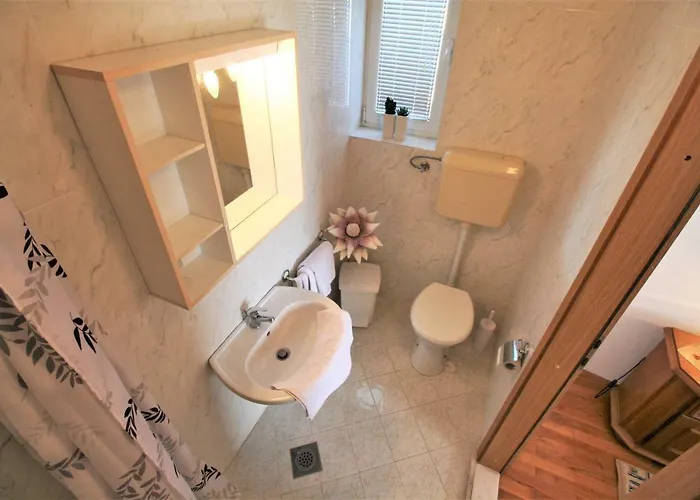 Lonzor Gasthuis 3*